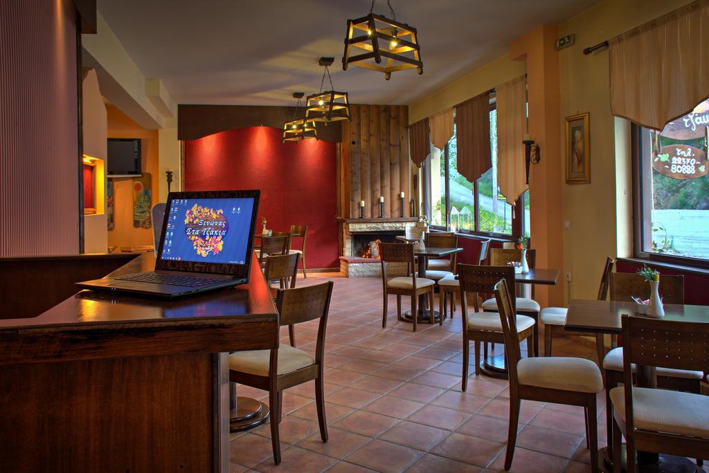 Xenonas Sta Tzakia Hotell Karpenísion Exteriör bild