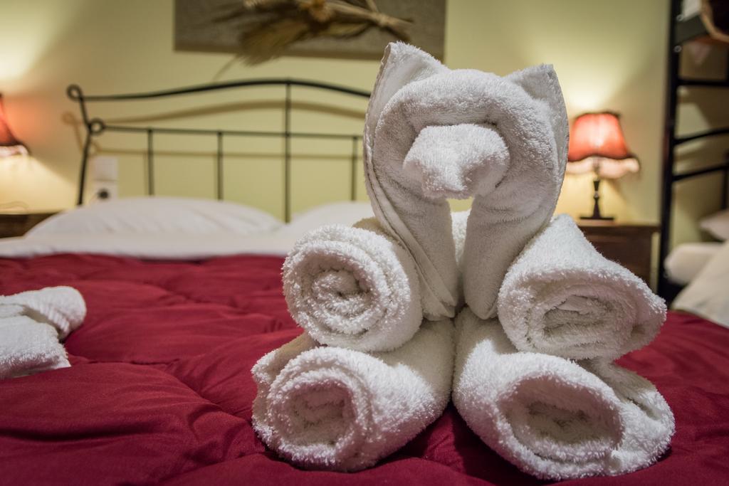 Xenonas Sta Tzakia Hotell Karpenísion Exteriör bild