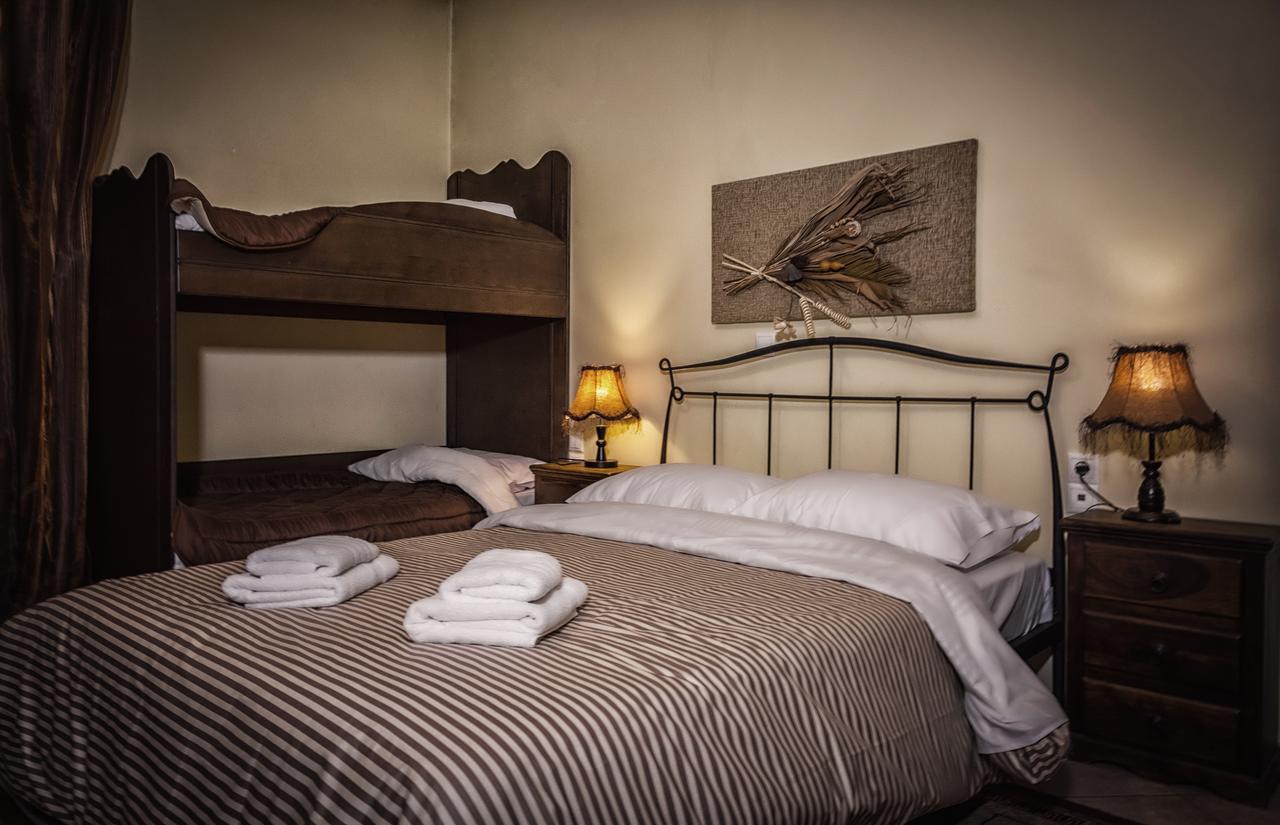 Xenonas Sta Tzakia Hotell Karpenísion Exteriör bild