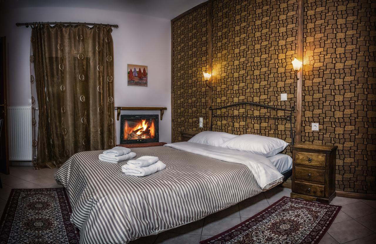 Xenonas Sta Tzakia Hotell Karpenísion Exteriör bild